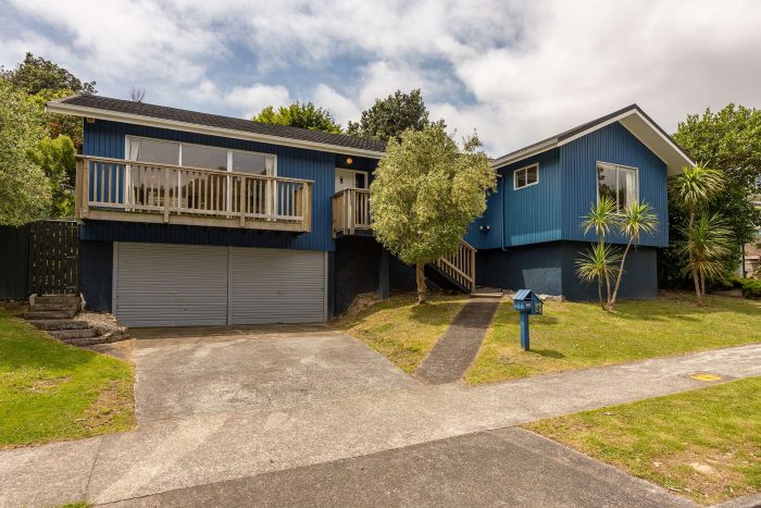 17 Ayton Drive, Whitby, Porirua, Wellington, 5024, New Zealand