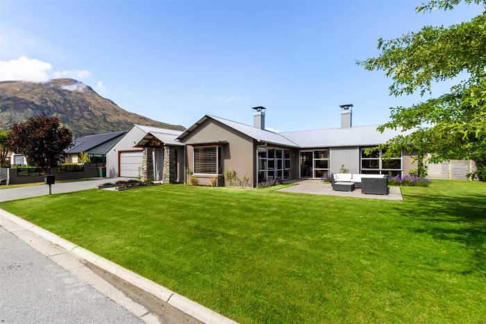 5 Crawford Place, Lake Hayes, Queenstown-Lakes, Otago, 9304, New Zealand