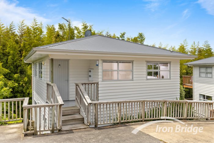 2/49 Lysander Crescent, Beach Haven, North Shore City, Auckland, 0626, New Zealand