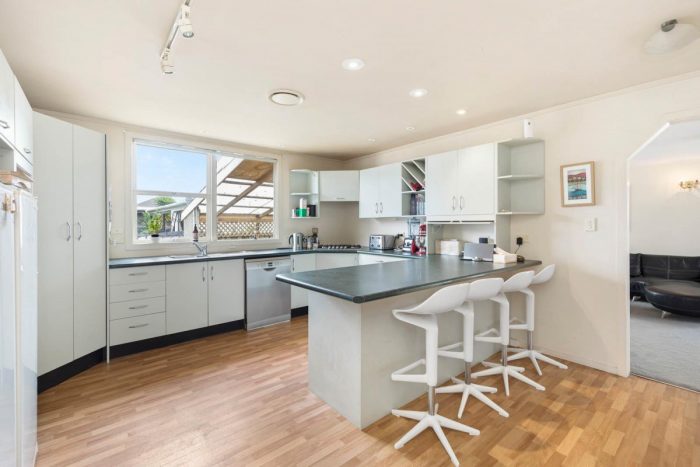 321 Point Chevalier Road, Point Chevalier, Auckland, 1022, New Zealand