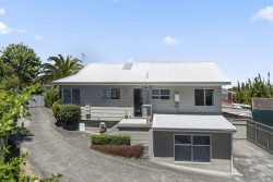 35 Cyclarama Crescent, Massey, Waitakere City, Auckland, 0614, New Zealand