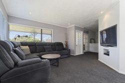 35 Cyclarama Crescent, Massey, Waitakere City, Auckland, 0614, New Zealand