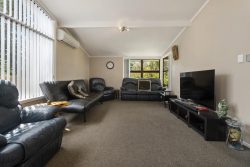 15 Normandy Place, Henderson, Waitakere City, Auckland, 0610, New Zealand