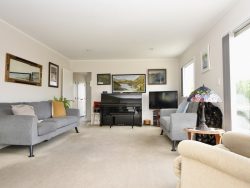 5A Garrison Street, Carterton, Wellington, 5713, New Zealand