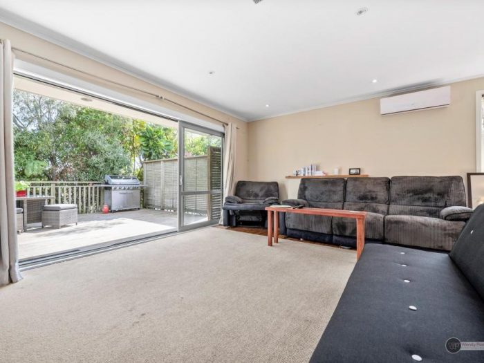 38 Catherine Crescent, Paparangi, Wellington, 6037, New Zealand