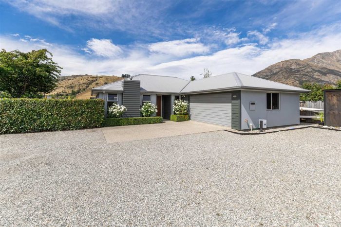 11 Mystery Grove, Lake Hayes, Queenstown-Lakes, Otago, 9304, New Zealand