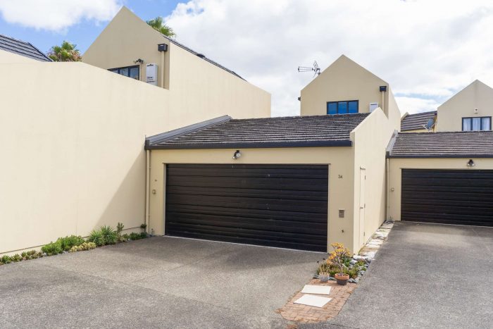 34 Vinograd Drive, Te Atatu Peninsula, Waitakere City, Auckland, 0610, New Zealand