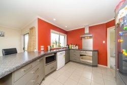 12 Sorrento Place, Kelvin Grove, Palmerston North, Manawatu / Whanganui, 4414, New Zealand