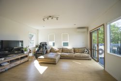 56 Chelsea View Drive, Chatswood, North Shore City, Auckland, 0626, New Zealand