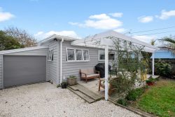 10 Cresta Avenue, Beach Haven, North Shore City, Auckland, 0626, New Zealand