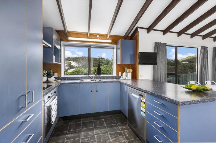 88 Leeward Drive, Whitby, Porirua, Wellington, 5024, New Zealand