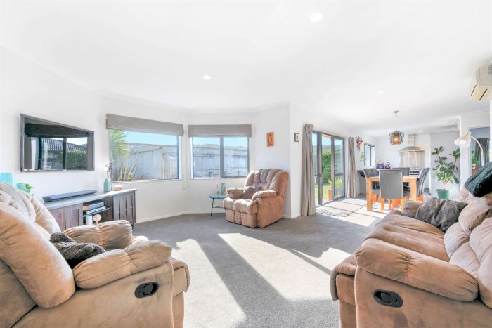 64 Percy Kinsman Crescent, Riverstone Terraces, Upper Hutt, Wellington, 5018, New Zealand