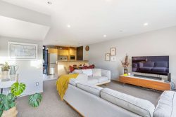 10/8 Soljak Place, Mount Albert, Auckland, 1025, New Zealand