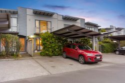 10/8 Soljak Place, Mount Albert, Auckland, 1025, New Zealand