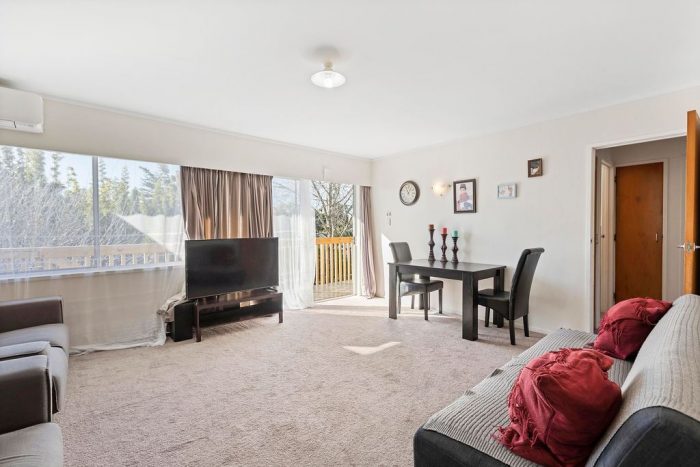 2/18 Bevyn Street, Castor Bay, North Shore City, Auckland, 0620, New Zealand