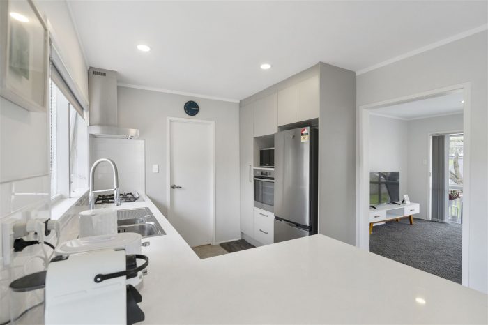 1/13 Wykeham Place, Glenfield, North Shore City, Auckland, 0629, New Zealand