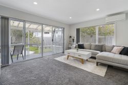 1/13 Wykeham Place, Glenfield, North Shore City, Auckland, 0629, New Zealand