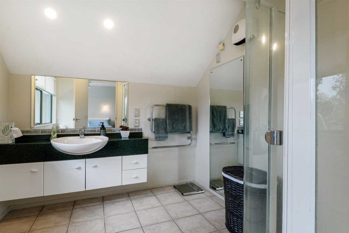 23D Lake Road, Northcote, North Shore City, Auckland, 0627, New Zealand