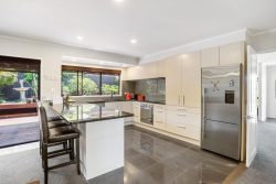 10 Saint Simon Place, Botany Downs, Auckland, 2010, New Zealand