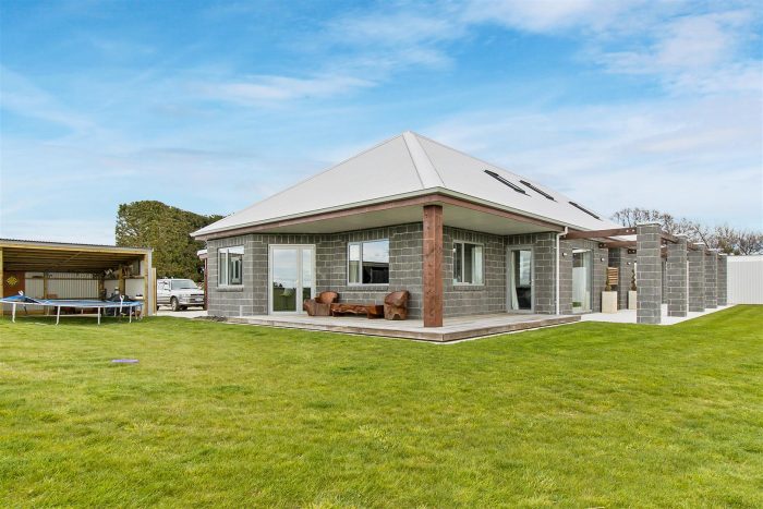 308 Timaru Road, Waimate, Canterbury, 7978, New Zealand