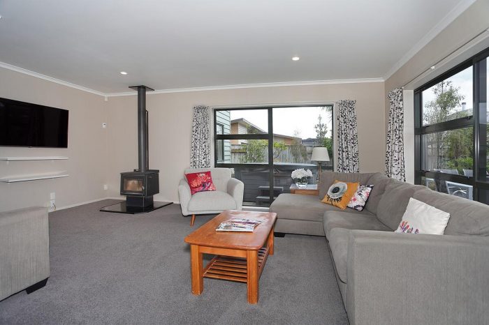 24 Geneva Terrace, Kelvin Grove, Palmerston North, Manawatu / Whanganui, 4414, New Zealand