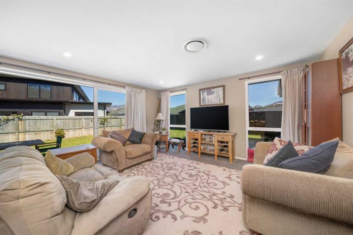 20 Sandford Terrace, Lower Shotover, Queenstown-Lakes, Otago, 9304, New Zealand