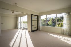 20 Chelsea View Drive, Chatswood, North Shore City, Auckland, 0626, New Zealand