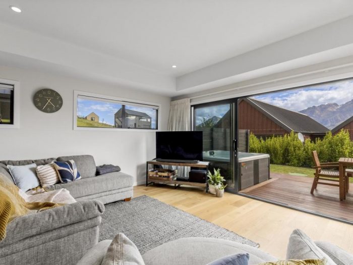 28 McAdam Drive, Jacks Point, Queenstown-Lakes, Otago, 9371, New Zealand