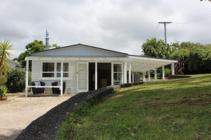 211 Patons Rock Road, Takaka, Tasman, Nelson / Tasman, 7182, New Zealand