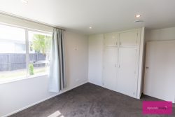 15 Royal Park Drive, Parklands, Christchurch City, Canterbury, 8083, New Zealand