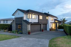 36 Knights Road, Rothesay Bay, North Shore City, Auckland, 0630, New Zealand