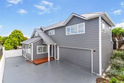 2/862 East Coast Road, Northcross, North Shore City, Auckland, 0630, New Zealand