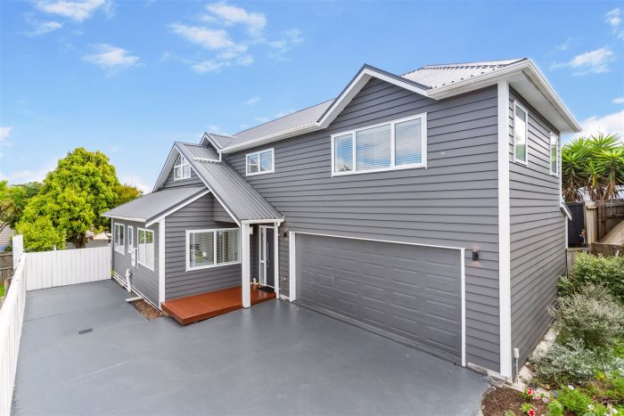 2/862 East Coast Road, Northcross, North Shore City, Auckland, 0630, New Zealand