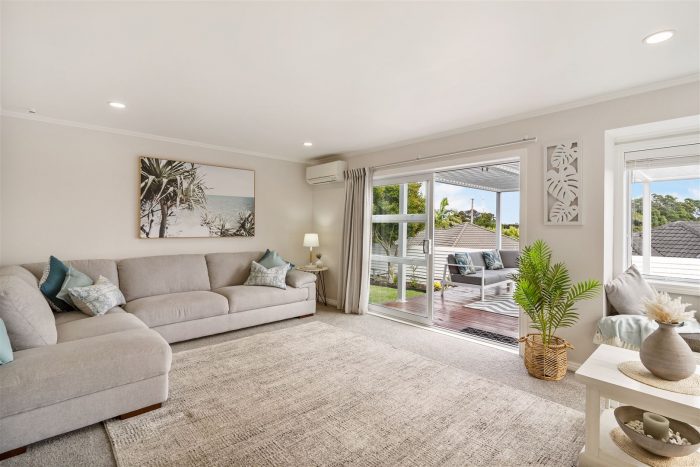 2/862 East Coast Road, Northcross, North Shore City, Auckland, 0630, New Zealand