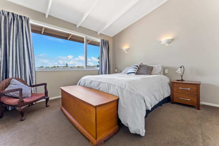 529 Beach Road, Murrays Bay, North Shore City, Auckland, 0630, New Zealand