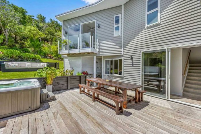 69 De Luen Avenue, Tindalls Beach, Rodney, Auckland, 0930, New Zealand