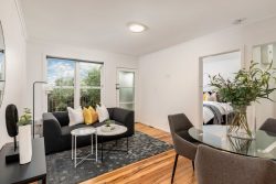 2/10 Walker Road, Point Chevalier, Auckland, 1022, New Zealand