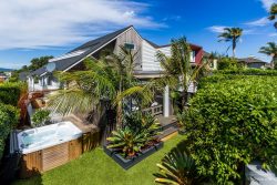 17 Ocean View Road, Milford, North Shore City, Auckland, 0620, New Zealand