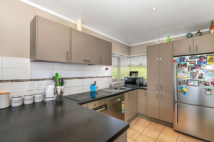 16 Bernina Place, Weymouth, Manukau City, Auckland, 2103, New Zealand