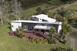 8 Pineview Lane, Helensville, Rodney, Auckland, 0875, New Zealand