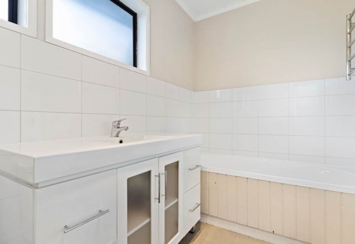 1/16 Denver Avenue, Sunnyvale, Waitakere City, Auckland, 0612, New Zealand