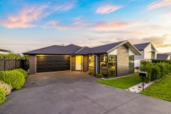 9 Syd Grant Crescent, Orewa, Rodney, Auckland, 0931, New Zealand