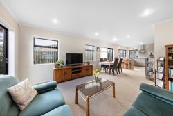 2/456 Hibiscus Coast Highway, Orewa, Rodney, Auckland, 0931, New Zealand