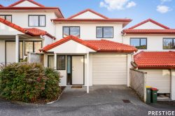 2/5 Nimstedt Avenue, Oteha, North Shore City, Auckland, 0632, New Zealand