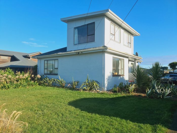 18 James Street, Riverton, Southland, 9822, New Zealand