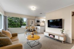 1/20 Gladys Ave, Glenfield, North Shore City, Auckland, 0629, New Zealand