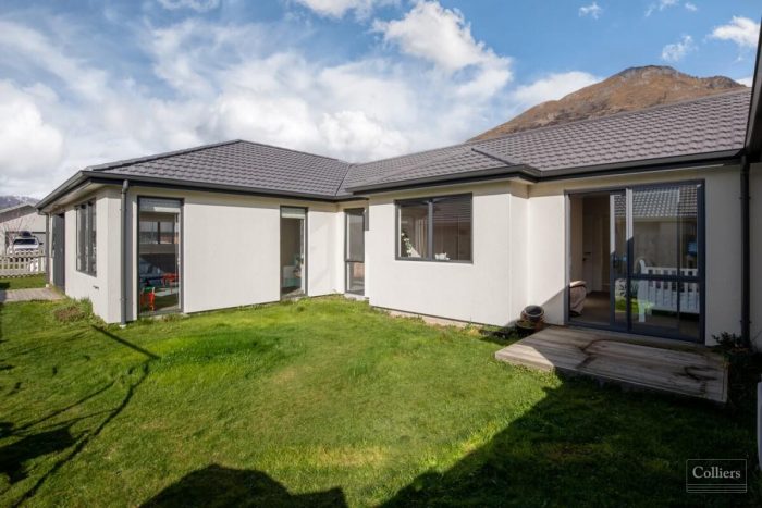 8 Risinghurst Terrace, Lake Hayes, Queenstown-Lakes, Otago, 9304, New Zealand