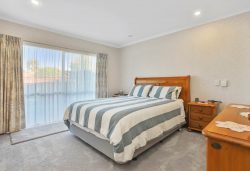 20 Sunny Crescent, Huapai, Rodney, Auckland, 0810, New Zealand