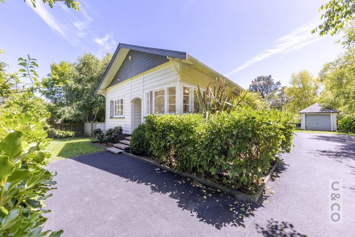 74 Awaroa Road, Helensville, Rodney, Auckland, 0800, New Zealand