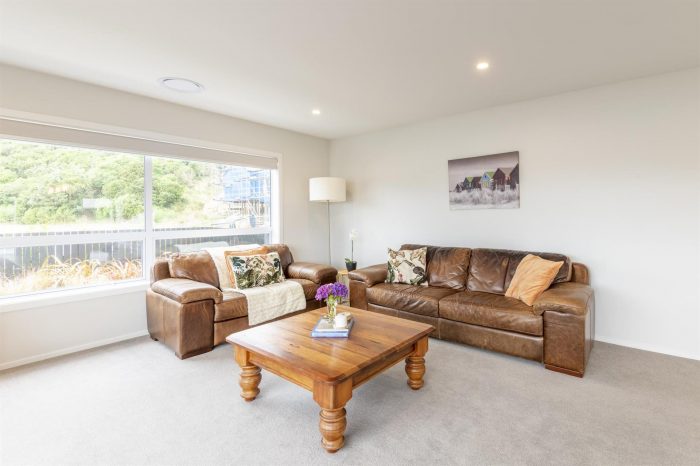 16 Prestbury Grove, Churton Park, Wellington, 6037, New Zealand